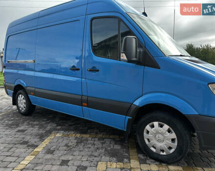 Синий Мерседес Sprinter, объемом двигателя 2.2 л и пробегом 442 тыс. км за 13800 $, фото 5 на Automoto.ua