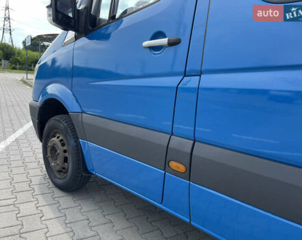 Синий Мерседес Sprinter, объемом двигателя 2.15 л и пробегом 444 тыс. км за 9999 $, фото 24 на Automoto.ua