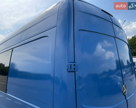 Синий Мерседес Sprinter, объемом двигателя 2.15 л и пробегом 444 тыс. км за 9999 $, фото 18 на Automoto.ua