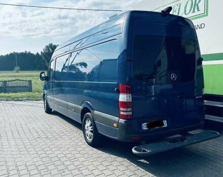 Синий Мерседес Sprinter, объемом двигателя 2.2 л и пробегом 449 тыс. км за 17900 $, фото 2 на Automoto.ua