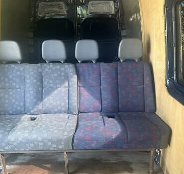 Синій Мерседес Sprinter, об'ємом двигуна 2.2 л та пробігом 295 тис. км за 17500 $, фото 8 на Automoto.ua