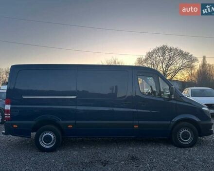Синий Мерседес Sprinter, объемом двигателя 2.2 л и пробегом 228 тыс. км за 18500 $, фото 3 на Automoto.ua