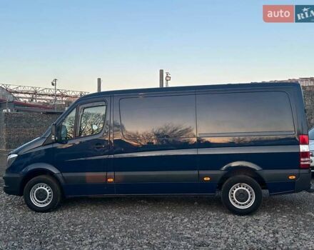 Синий Мерседес Sprinter, объемом двигателя 2.2 л и пробегом 228 тыс. км за 18500 $, фото 7 на Automoto.ua