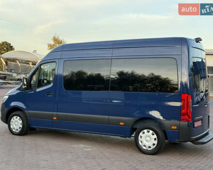 Синий Мерседес Sprinter, объемом двигателя 2.2 л и пробегом 271 тыс. км за 25999 $, фото 12 на Automoto.ua