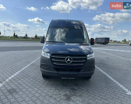 Синий Мерседес Sprinter, объемом двигателя 2.99 л и пробегом 29 тыс. км за 70000 $, фото 3 на Automoto.ua