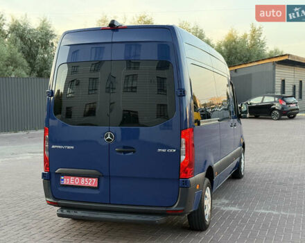 Синий Мерседес Sprinter, объемом двигателя 2.2 л и пробегом 271 тыс. км за 25999 $, фото 17 на Automoto.ua
