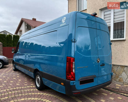 Синий Мерседес Sprinter, объемом двигателя 2.2 л и пробегом 288 тыс. км за 32000 $, фото 16 на Automoto.ua