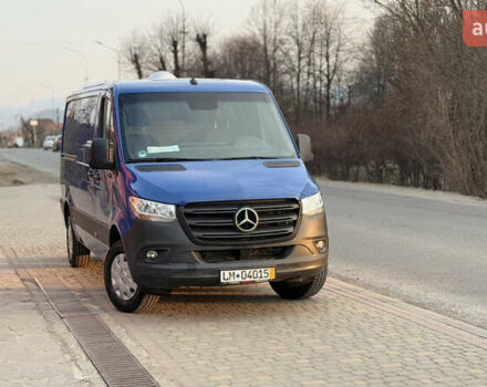 Синий Мерседес Sprinter, объемом двигателя 2.2 л и пробегом 252 тыс. км за 26474 $, фото 1 на Automoto.ua