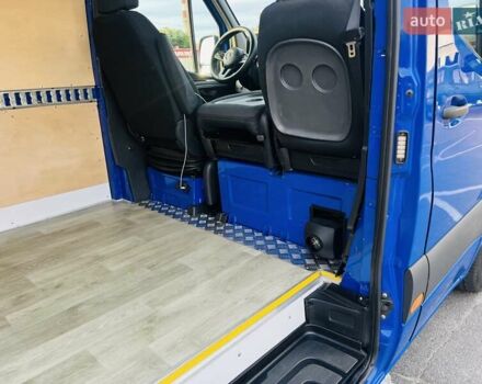 Синий Мерседес Sprinter, объемом двигателя 2.14 л и пробегом 220 тыс. км за 29000 $, фото 23 на Automoto.ua