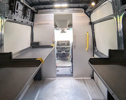Синий Мерседес Sprinter, объемом двигателя 0 л и пробегом 33 тыс. км за 22268 $, фото 13 на Automoto.ua