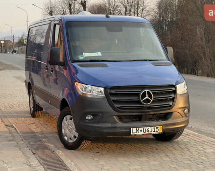 Синий Мерседес Sprinter, объемом двигателя 2.2 л и пробегом 252 тыс. км за 26474 $, фото 4 на Automoto.ua
