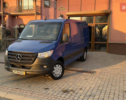 Синий Мерседес Sprinter, объемом двигателя 2.2 л и пробегом 252 тыс. км за 26474 $, фото 5 на Automoto.ua