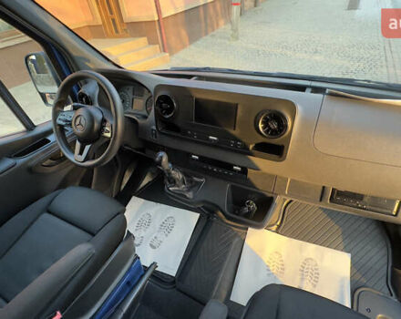 Синий Мерседес Sprinter, объемом двигателя 2.2 л и пробегом 252 тыс. км за 26474 $, фото 90 на Automoto.ua