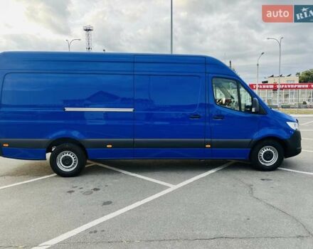 Синий Мерседес Sprinter, объемом двигателя 2.14 л и пробегом 220 тыс. км за 29000 $, фото 3 на Automoto.ua