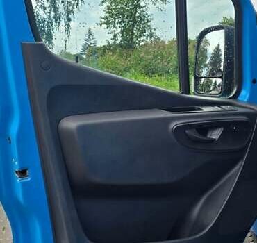 Синий Мерседес Sprinter, объемом двигателя 0 л и пробегом 350 тыс. км за 26500 $, фото 9 на Automoto.ua