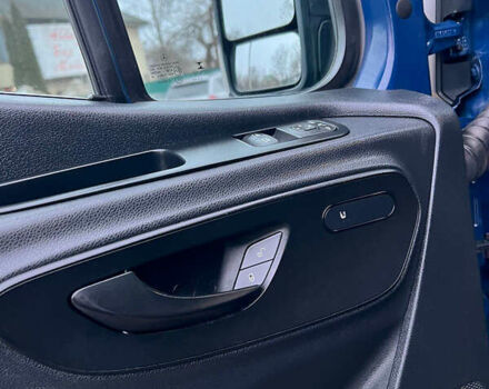 Синий Мерседес Sprinter, объемом двигателя 2.99 л и пробегом 230 тыс. км за 42761 $, фото 32 на Automoto.ua