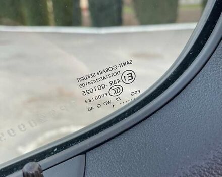 Синий Мерседес Sprinter, объемом двигателя 1.95 л и пробегом 296 тыс. км за 29550 $, фото 46 на Automoto.ua