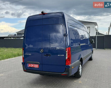 Синий Мерседес Sprinter, объемом двигателя 0 л и пробегом 275 тыс. км за 31900 $, фото 10 на Automoto.ua