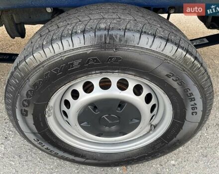 Синий Мерседес Sprinter, объемом двигателя 1.95 л и пробегом 296 тыс. км за 29550 $, фото 13 на Automoto.ua