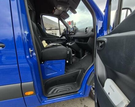 Синій Мерседес Sprinter, об'ємом двигуна 0 л та пробігом 300 тис. км за 29999 $, фото 42 на Automoto.ua