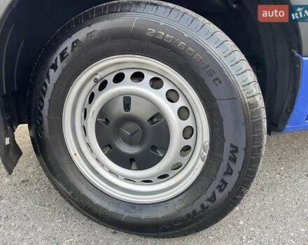 Синий Мерседес Sprinter, объемом двигателя 1.95 л и пробегом 296 тыс. км за 29550 $, фото 7 на Automoto.ua