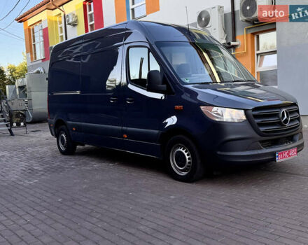 Синий Мерседес Sprinter, объемом двигателя 2.2 л и пробегом 50 тыс. км за 32995 $, фото 3 на Automoto.ua