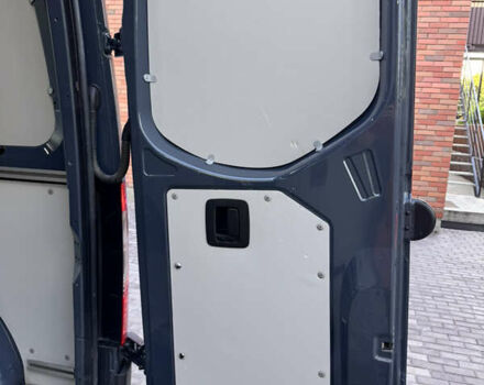 Синий Мерседес Sprinter, объемом двигателя 2.2 л и пробегом 50 тыс. км за 32995 $, фото 26 на Automoto.ua
