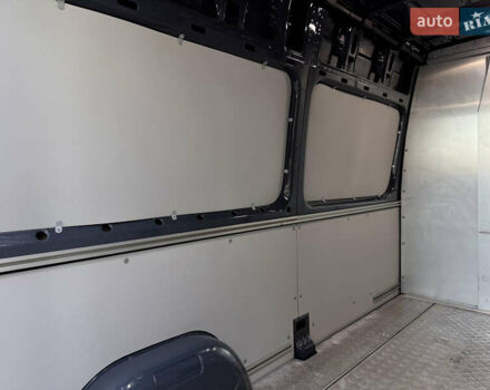 Синий Мерседес Sprinter, объемом двигателя 2.2 л и пробегом 50 тыс. км за 32995 $, фото 25 на Automoto.ua