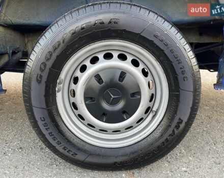 Синий Мерседес Sprinter, объемом двигателя 1.95 л и пробегом 296 тыс. км за 29550 $, фото 12 на Automoto.ua