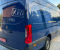 Синий Мерседес Sprinter, объемом двигателя 1.95 л и пробегом 240 тыс. км за 31074 $, фото 2 на Automoto.ua