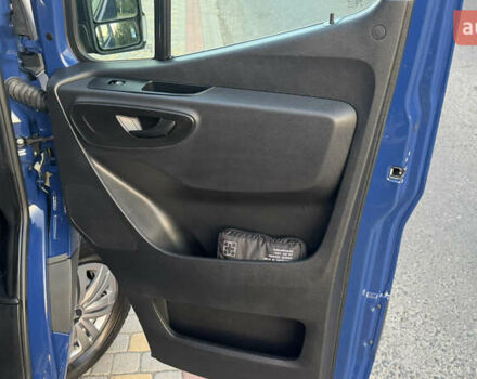 Синий Мерседес Sprinter, объемом двигателя 1.95 л и пробегом 184 тыс. км за 34900 $, фото 48 на Automoto.ua