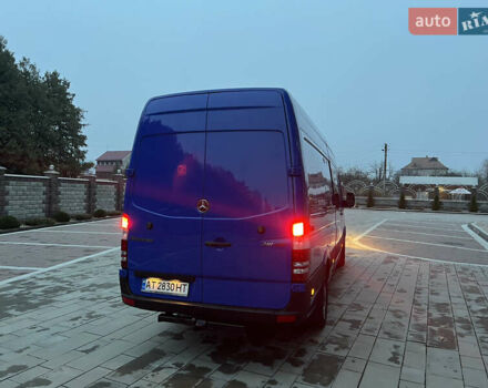 Синий Мерседес Sprinter, объемом двигателя 2.99 л и пробегом 450 тыс. км за 15500 $, фото 4 на Automoto.ua