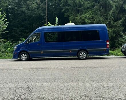 Синий Мерседес Sprinter, объемом двигателя 2.2 л и пробегом 224 тыс. км за 33000 $, фото 2 на Automoto.ua