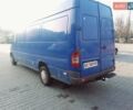 Синий Мерседес Sprinter, объемом двигателя 2.2 л и пробегом 372 тыс. км за 6300 $, фото 2 на Automoto.ua