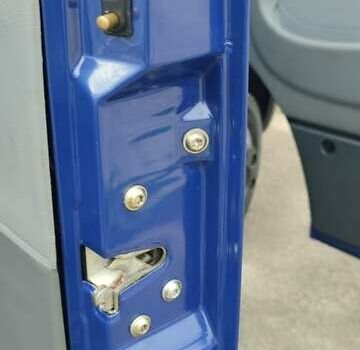 Синий Мерседес Sprinter, объемом двигателя 2.7 л и пробегом 264 тыс. км за 27200 $, фото 51 на Automoto.ua