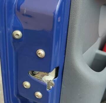 Синий Мерседес Sprinter, объемом двигателя 2.7 л и пробегом 264 тыс. км за 27200 $, фото 31 на Automoto.ua