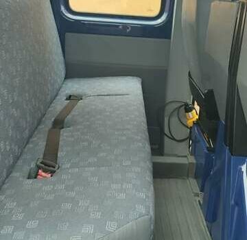 Синий Мерседес Sprinter, объемом двигателя 2.7 л и пробегом 264 тыс. км за 27600 $, фото 36 на Automoto.ua