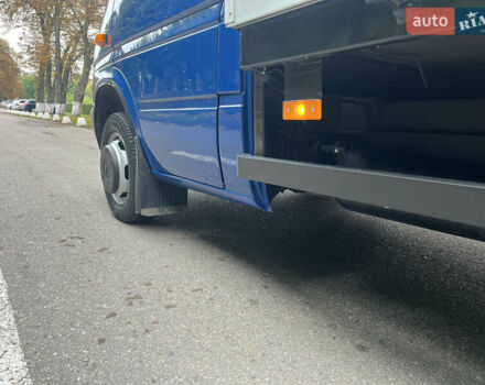 Синий Мерседес Sprinter, объемом двигателя 2.15 л и пробегом 400 тыс. км за 16300 $, фото 12 на Automoto.ua