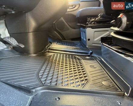 Синий Мерседес Sprinter, объемом двигателя 2.2 л и пробегом 274 тыс. км за 21950 $, фото 51 на Automoto.ua