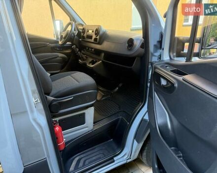 Синий Мерседес Sprinter, объемом двигателя 2.2 л и пробегом 274 тыс. км за 21950 $, фото 63 на Automoto.ua