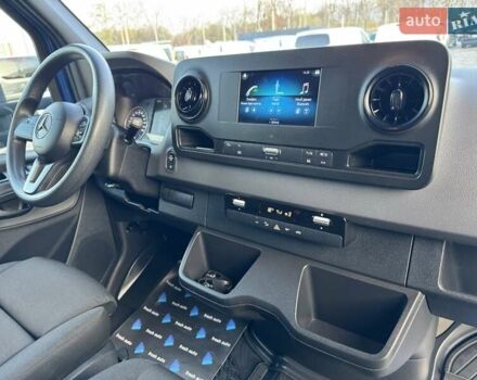 Синій Мерседес Sprinter, об'ємом двигуна 2.2 л та пробігом 142 тис. км за 36500 $, фото 4 на Automoto.ua