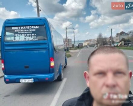 Синій Мерседес Sprinter, об'ємом двигуна 2.69 л та пробігом 600 тис. км за 25000 $, фото 2 на Automoto.ua