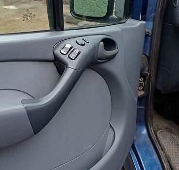 Синій Мерседес Sprinter, об'ємом двигуна 2.2 л та пробігом 500 тис. км за 5900 $, фото 12 на Automoto.ua