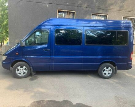 Синий Мерседес Sprinter, объемом двигателя 2.2 л и пробегом 400 тыс. км за 10300 $, фото 1 на Automoto.ua