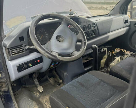 Синий Мерседес Sprinter, объемом двигателя 2.4 л и пробегом 500 тыс. км за 1000 $, фото 5 на Automoto.ua