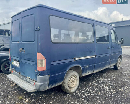 Синий Мерседес Sprinter, объемом двигателя 2.4 л и пробегом 500 тыс. км за 1000 $, фото 4 на Automoto.ua