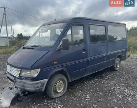 Синий Мерседес Sprinter, объемом двигателя 2.4 л и пробегом 500 тыс. км за 1000 $, фото 2 на Automoto.ua