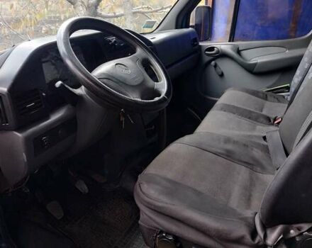 Синий Мерседес Sprinter, объемом двигателя 0 л и пробегом 700 тыс. км за 6300 $, фото 3 на Automoto.ua