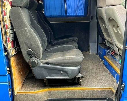 Синій Мерседес Sprinter, об'ємом двигуна 2.9 л та пробігом 220 тис. км за 12000 $, фото 7 на Automoto.ua