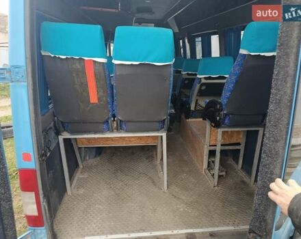 Синий Мерседес Sprinter, объемом двигателя 2.1 л и пробегом 300 тыс. км за 8350 $, фото 6 на Automoto.ua
